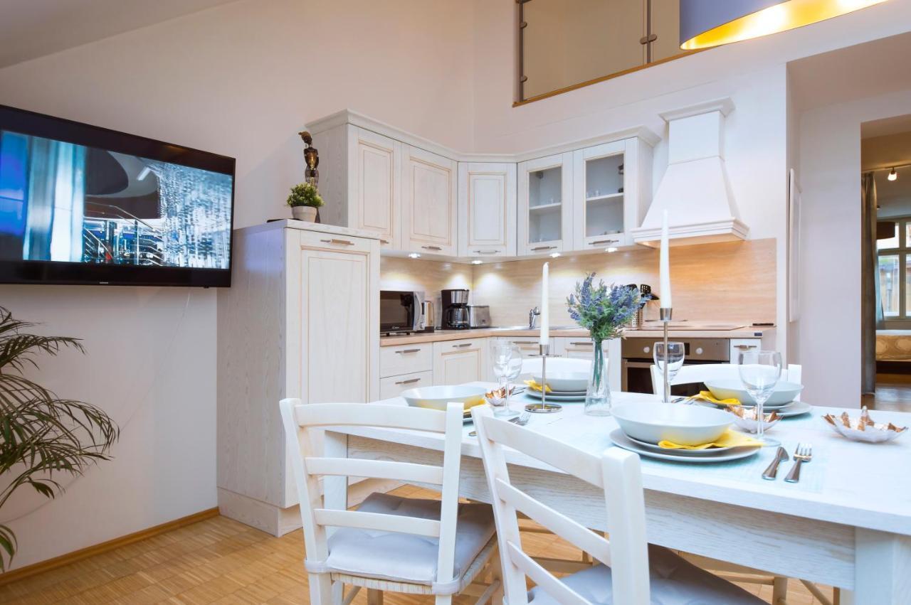 Modern Apartment Charvatova Прага Екстериор снимка