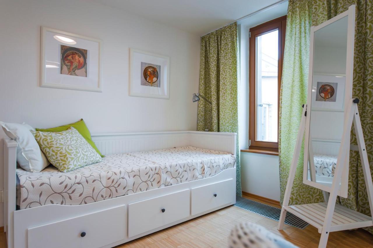 Modern Apartment Charvatova Прага Екстериор снимка