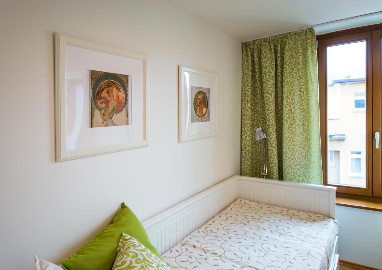 Modern Apartment Charvatova Прага Екстериор снимка