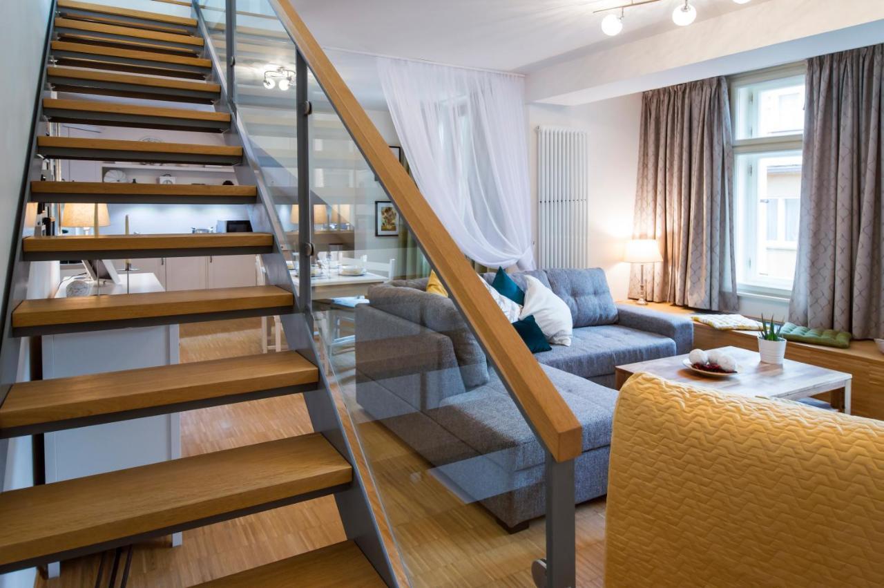 Modern Apartment Charvatova Прага Екстериор снимка