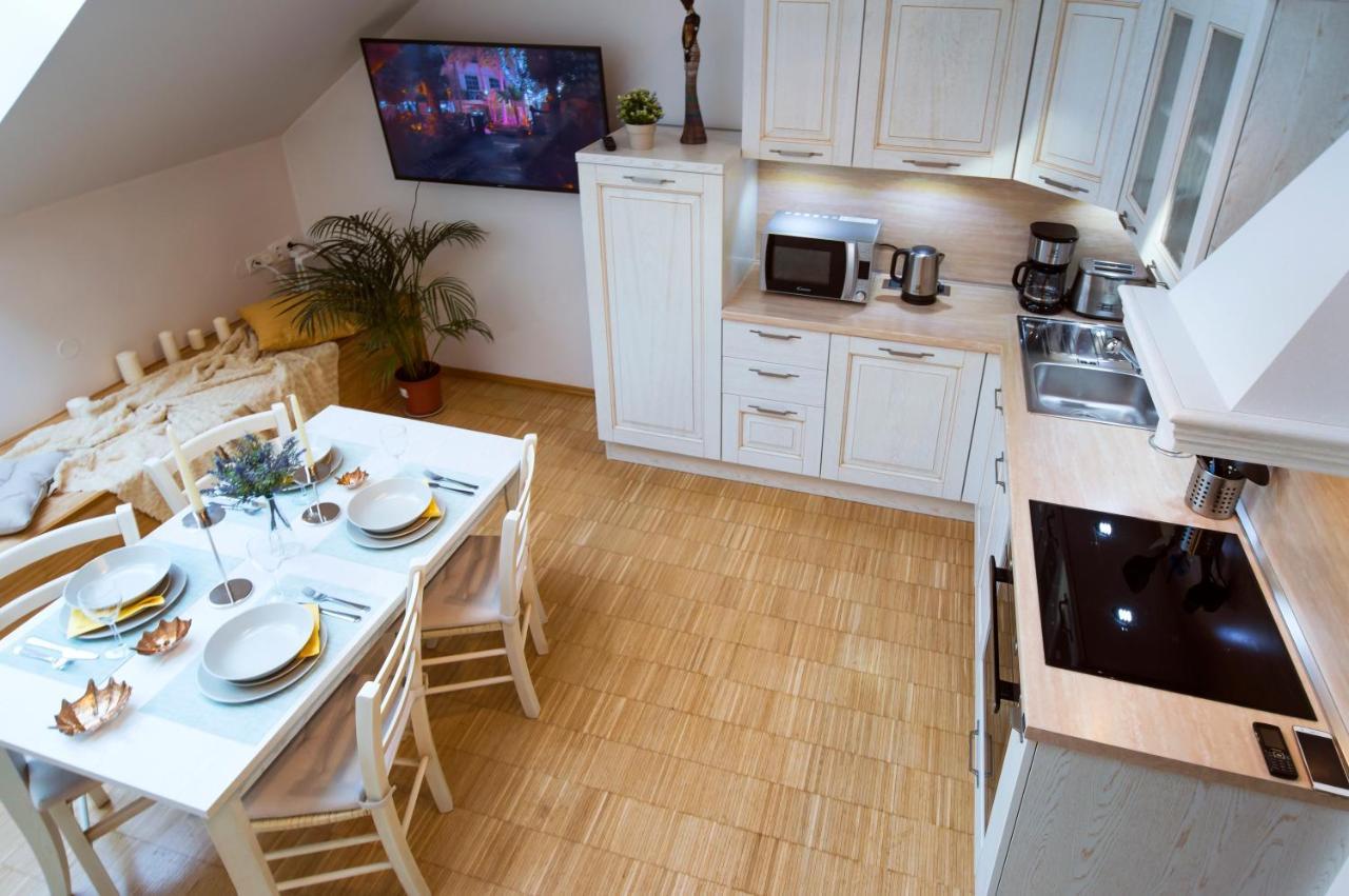 Modern Apartment Charvatova Прага Екстериор снимка