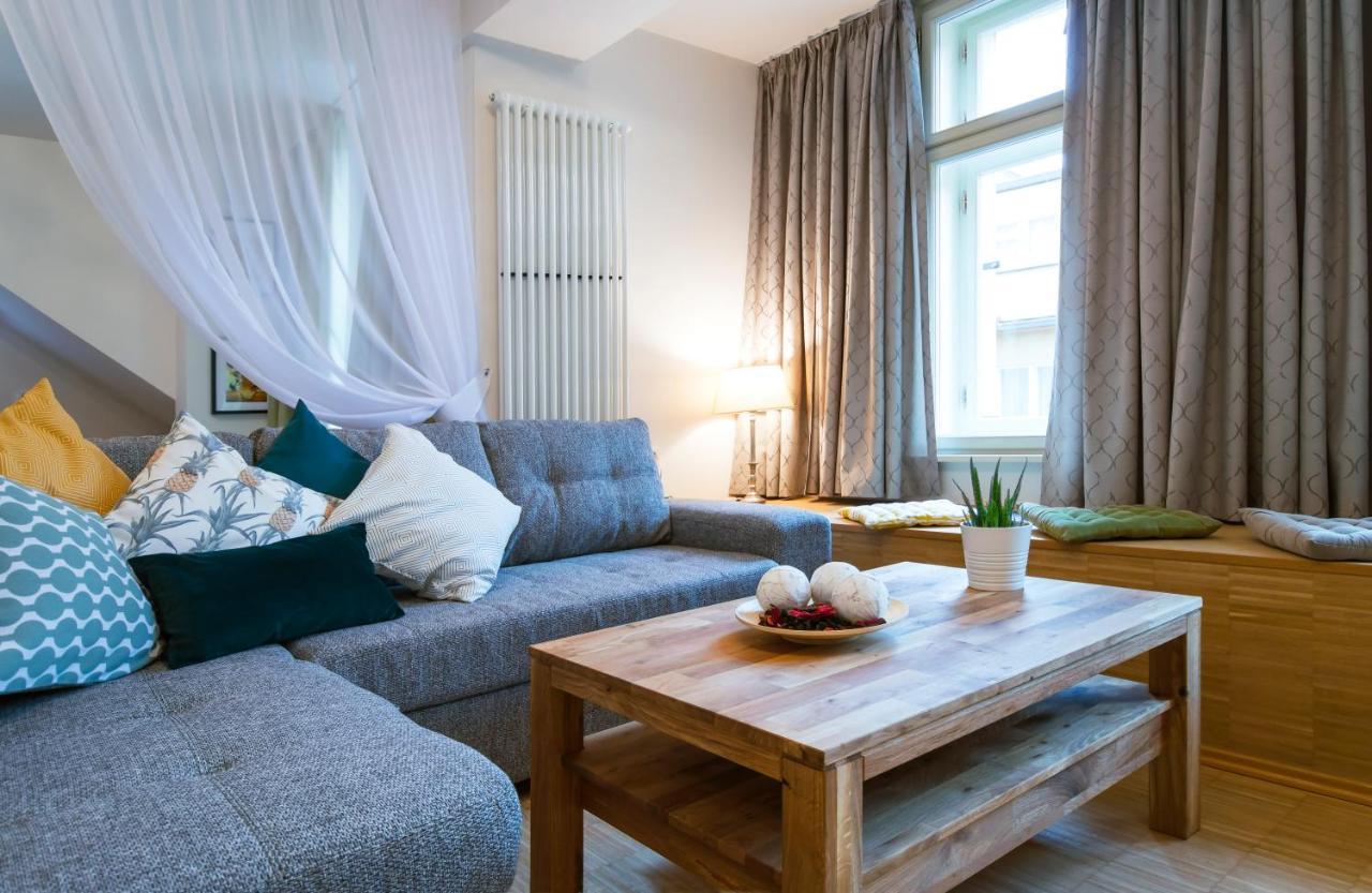 Modern Apartment Charvatova Прага Екстериор снимка