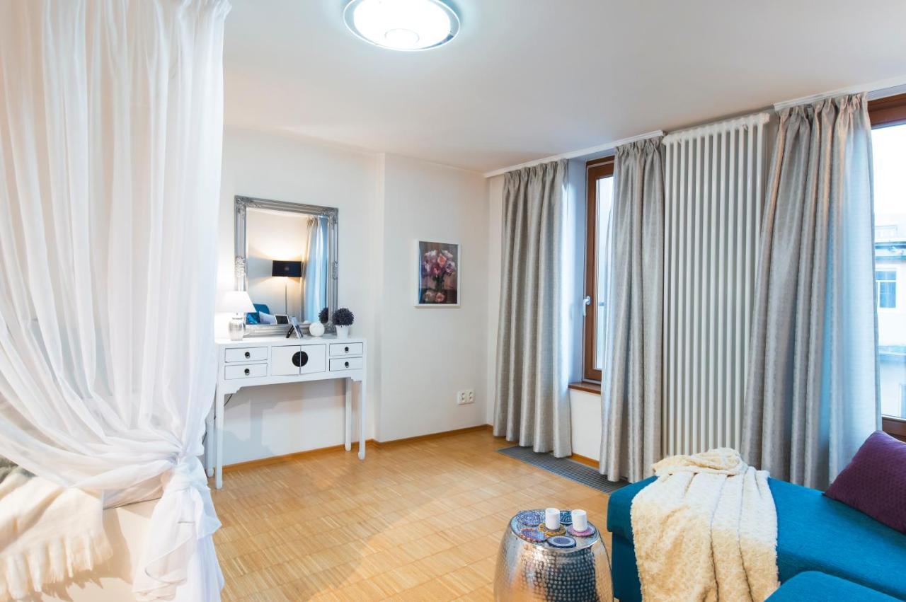 Modern Apartment Charvatova Прага Екстериор снимка