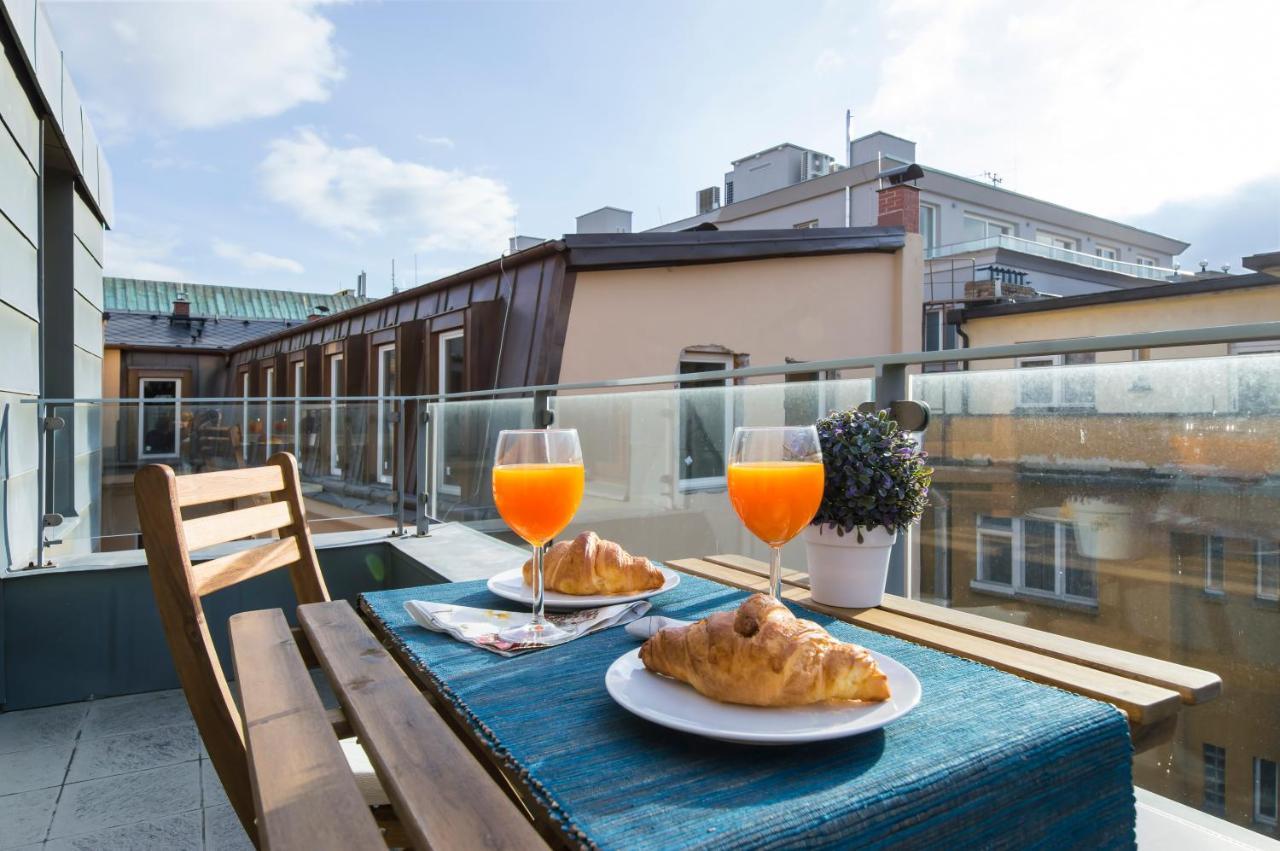 Modern Apartment Charvatova Прага Екстериор снимка