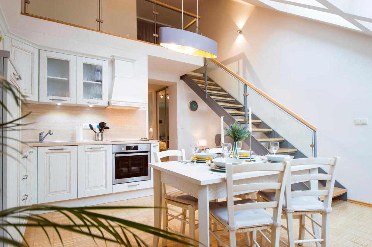 Modern Apartment Charvatova Прага Екстериор снимка