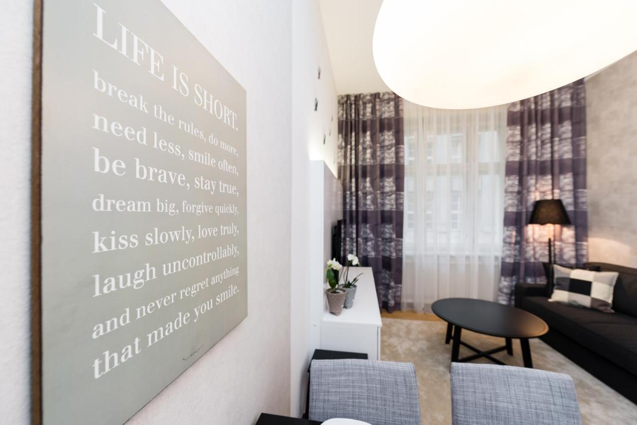 Modern Apartment Charvatova Прага Екстериор снимка