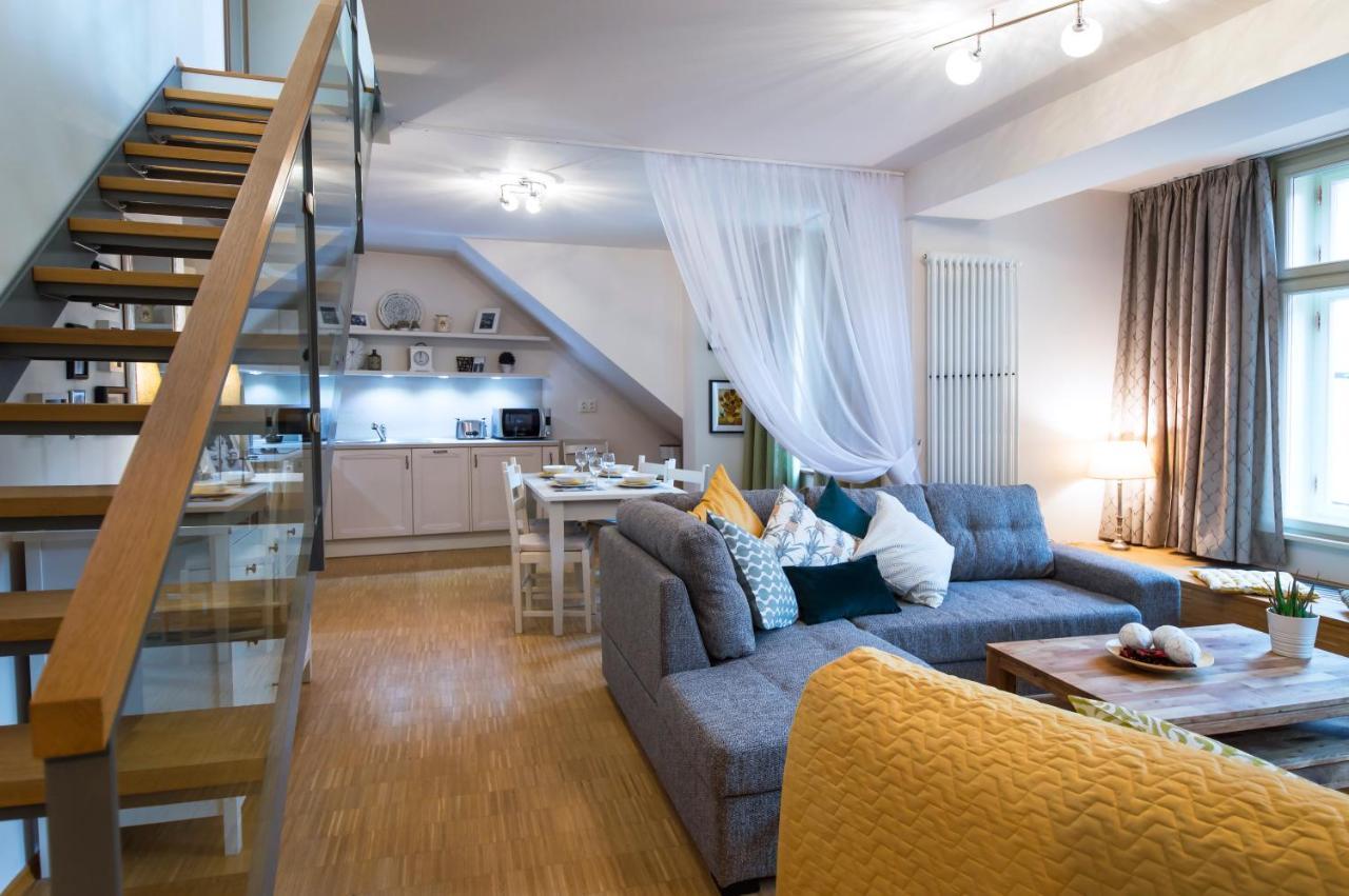 Modern Apartment Charvatova Прага Екстериор снимка
