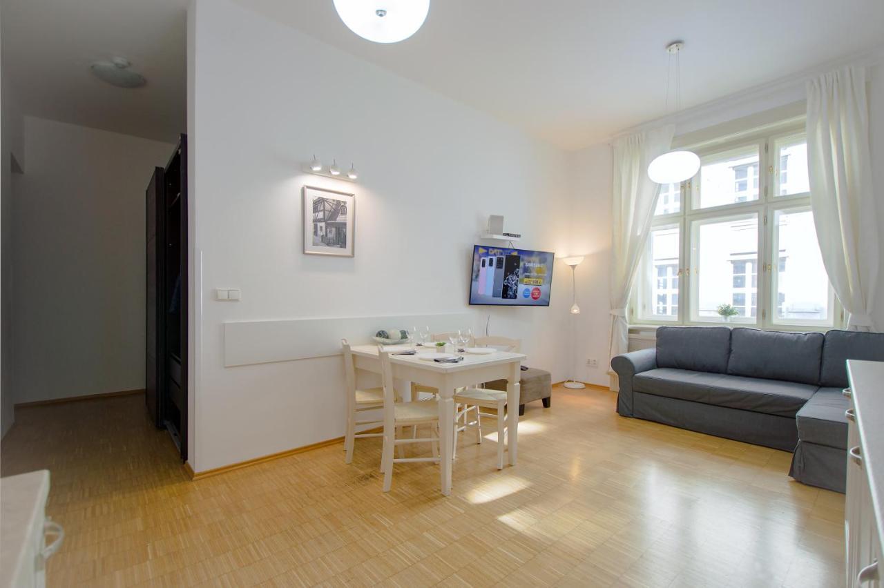 Modern Apartment Charvatova Прага Екстериор снимка
