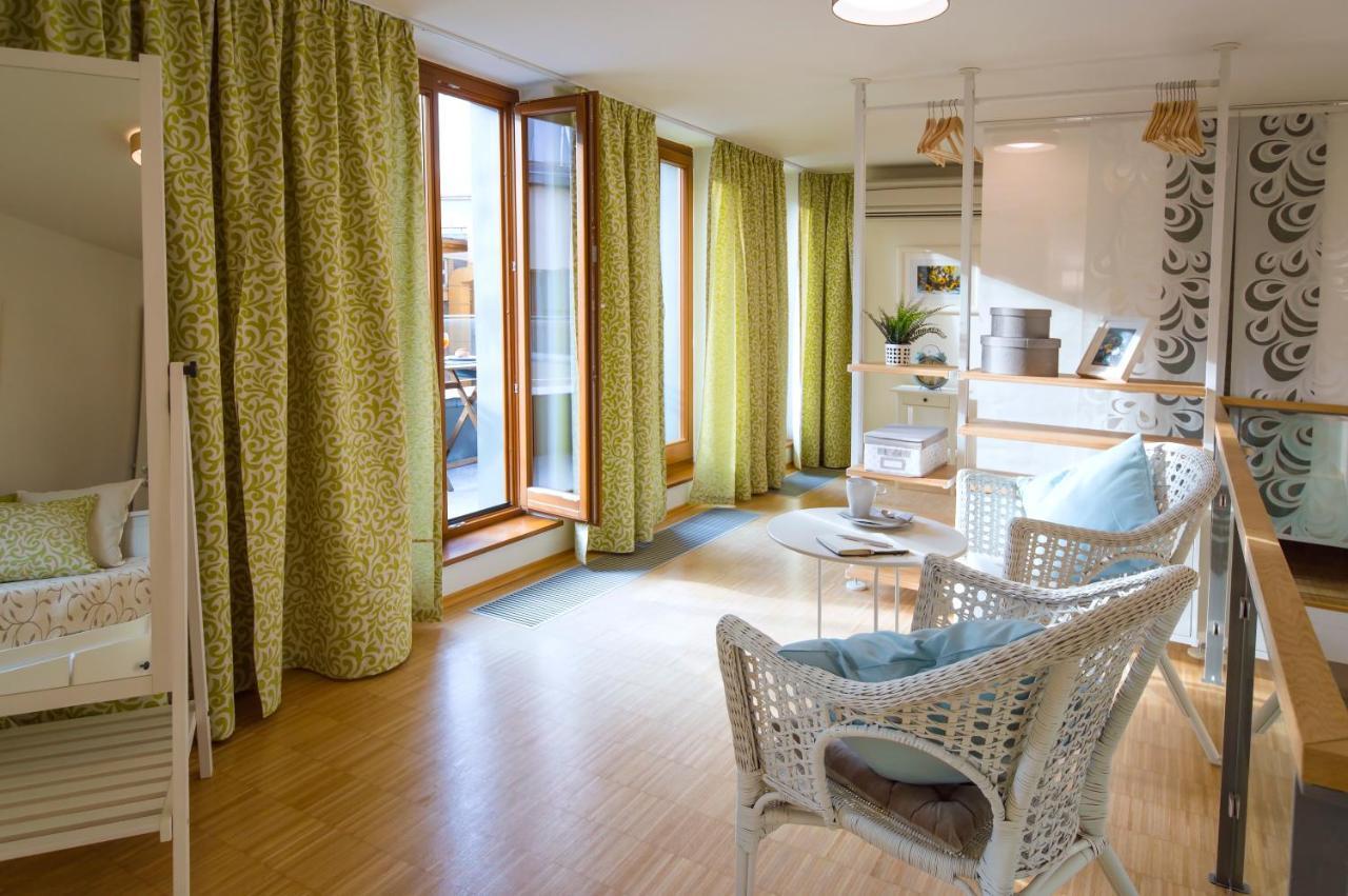 Modern Apartment Charvatova Прага Екстериор снимка